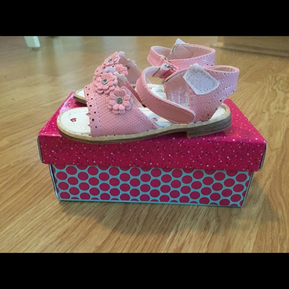 Toddler size 7 pink sandals - Picture 3 of 3
